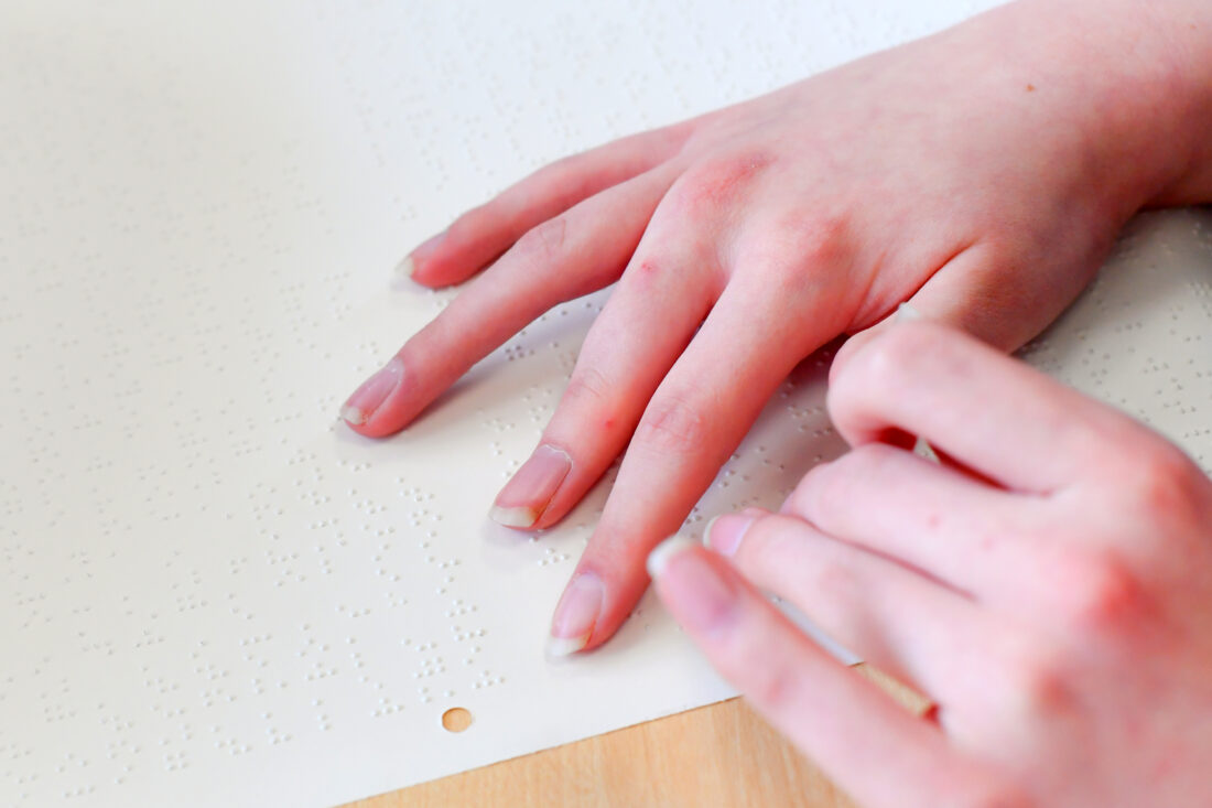 Fingers using Braille